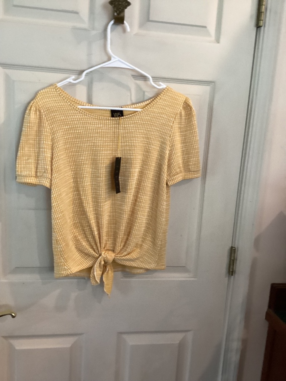 NWT W5 TEXTURED TIE FRONT BLOUSE